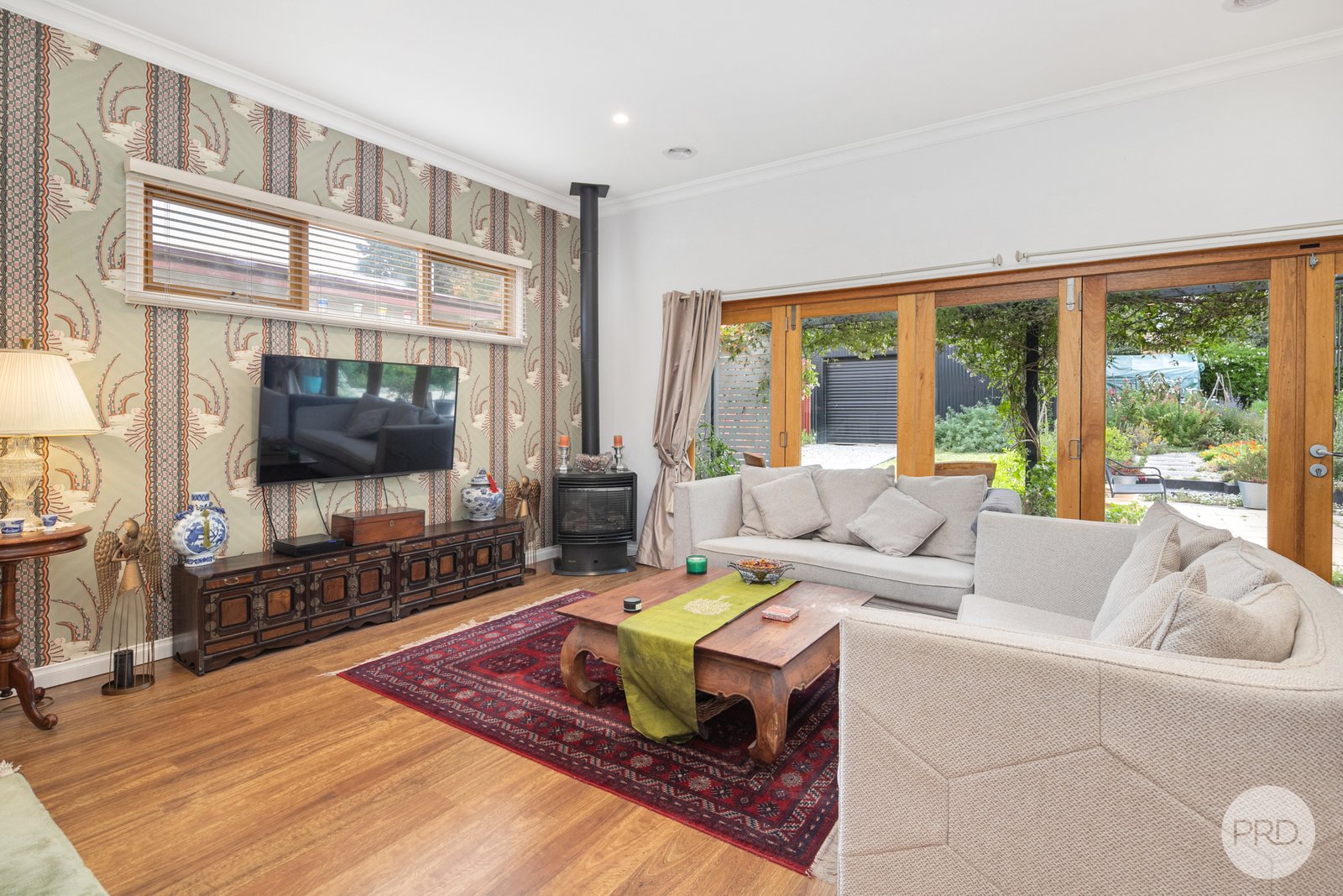 814 Armstrong Street North SOLDIERS HILL 9