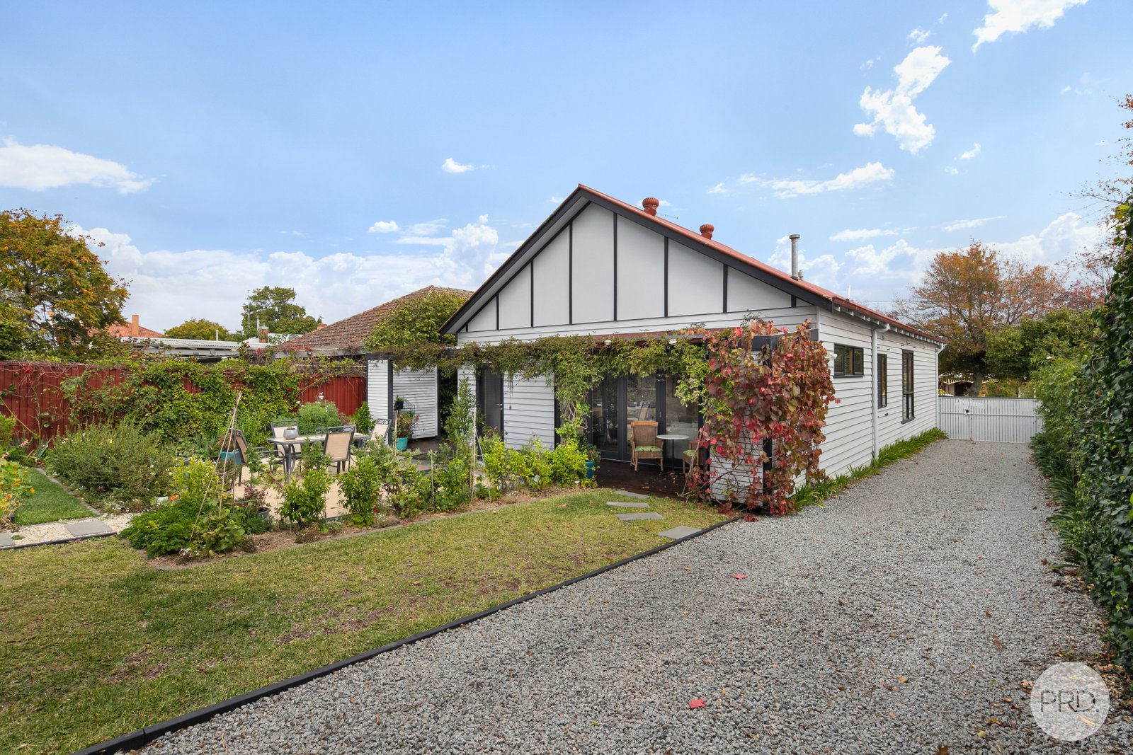 814 Armstrong Street North SOLDIERS HILL 23