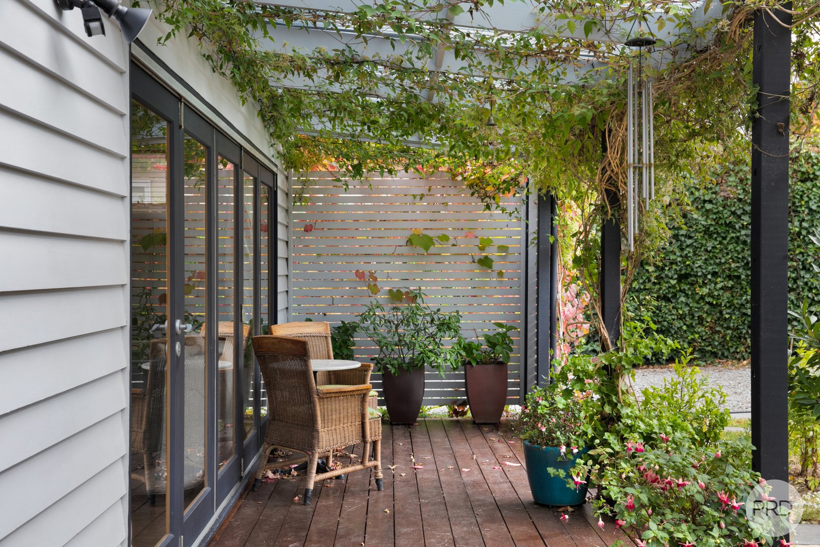 814 Armstrong Street North SOLDIERS HILL 26