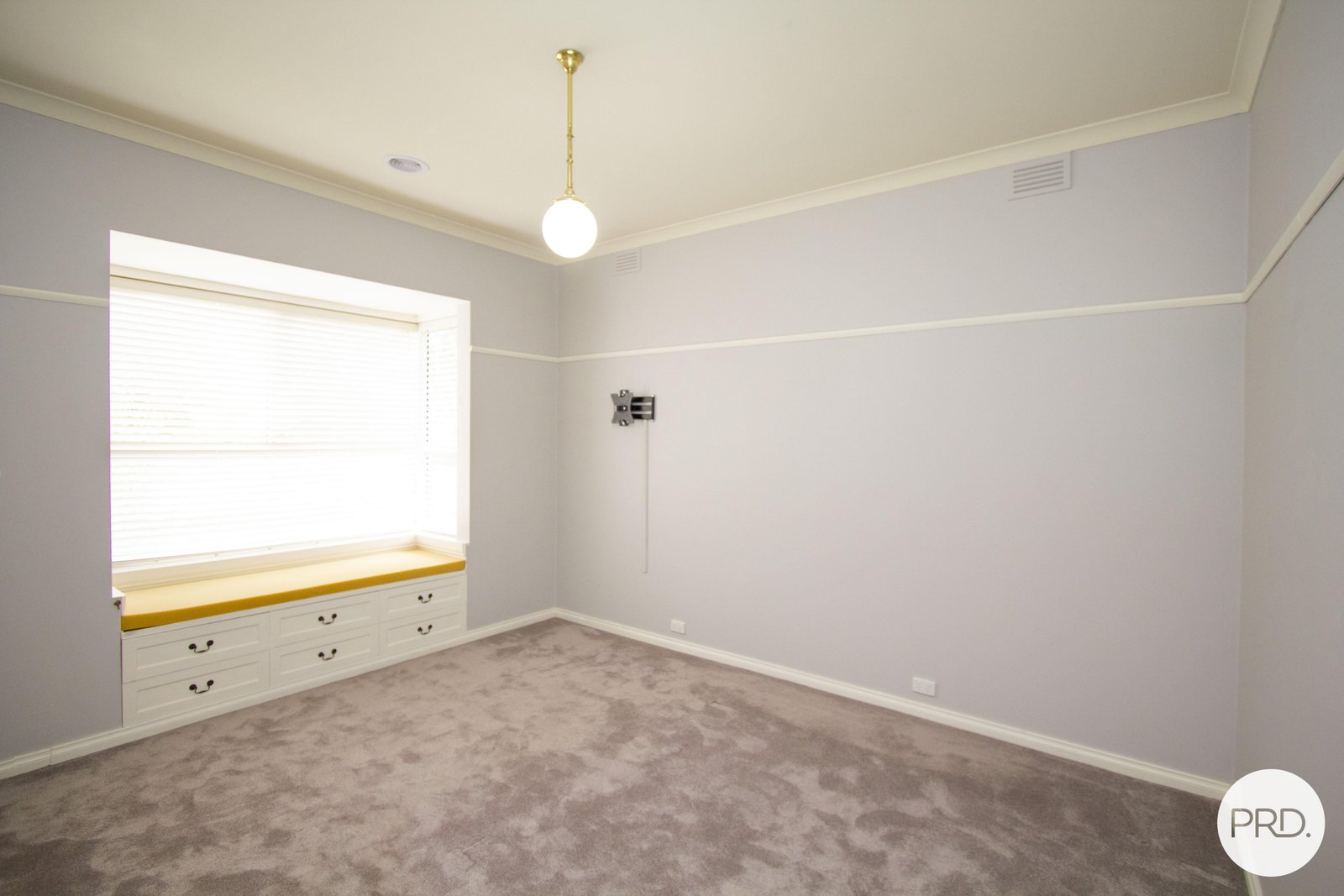 814 Armstrong Street North SOLDIERS HILL 3