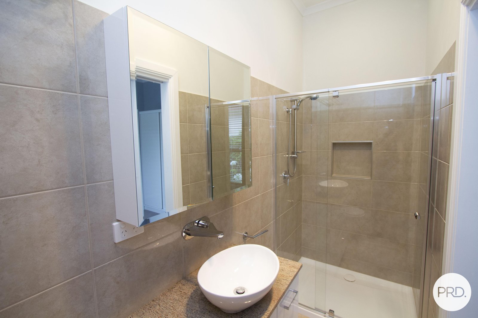 814 Armstrong Street North SOLDIERS HILL 7