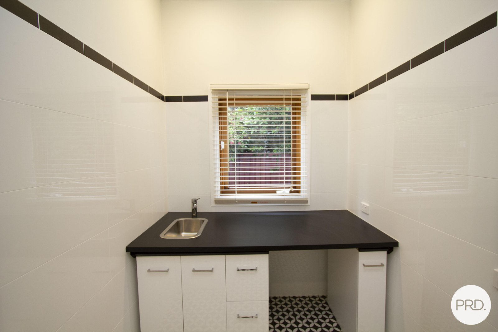 814 Armstrong Street North SOLDIERS HILL 11