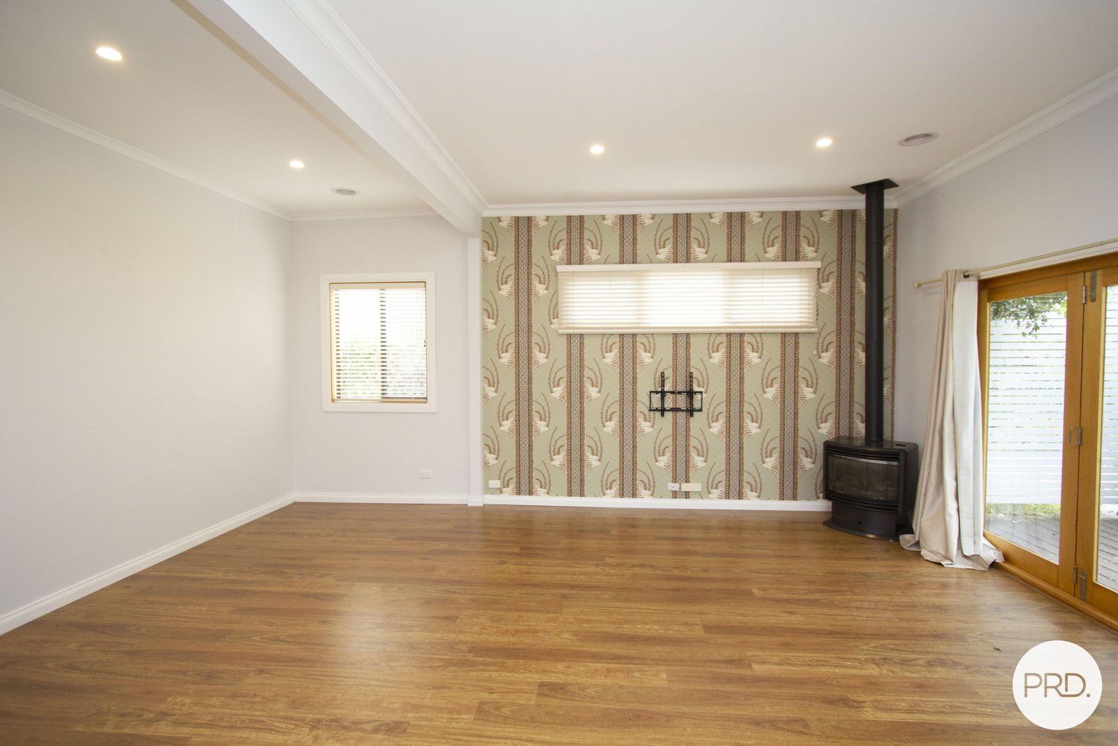 814 Armstrong Street North SOLDIERS HILL 13