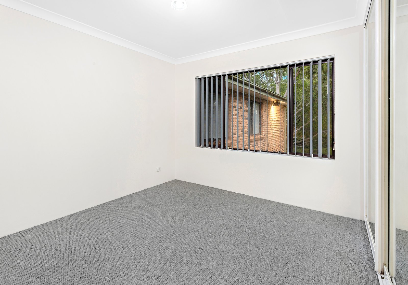 8/14 Hindmarsh Avenue NORTH WOLLONGONG 5