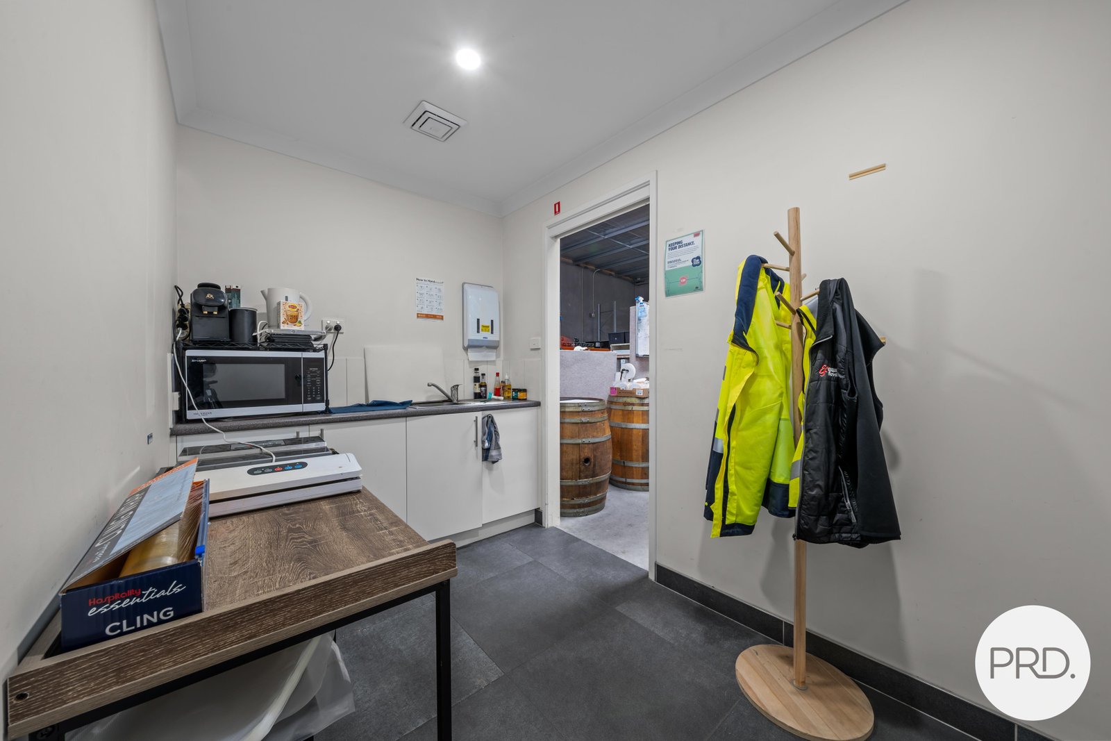 8/14 Kennedy Drive CAMBRIDGE 11