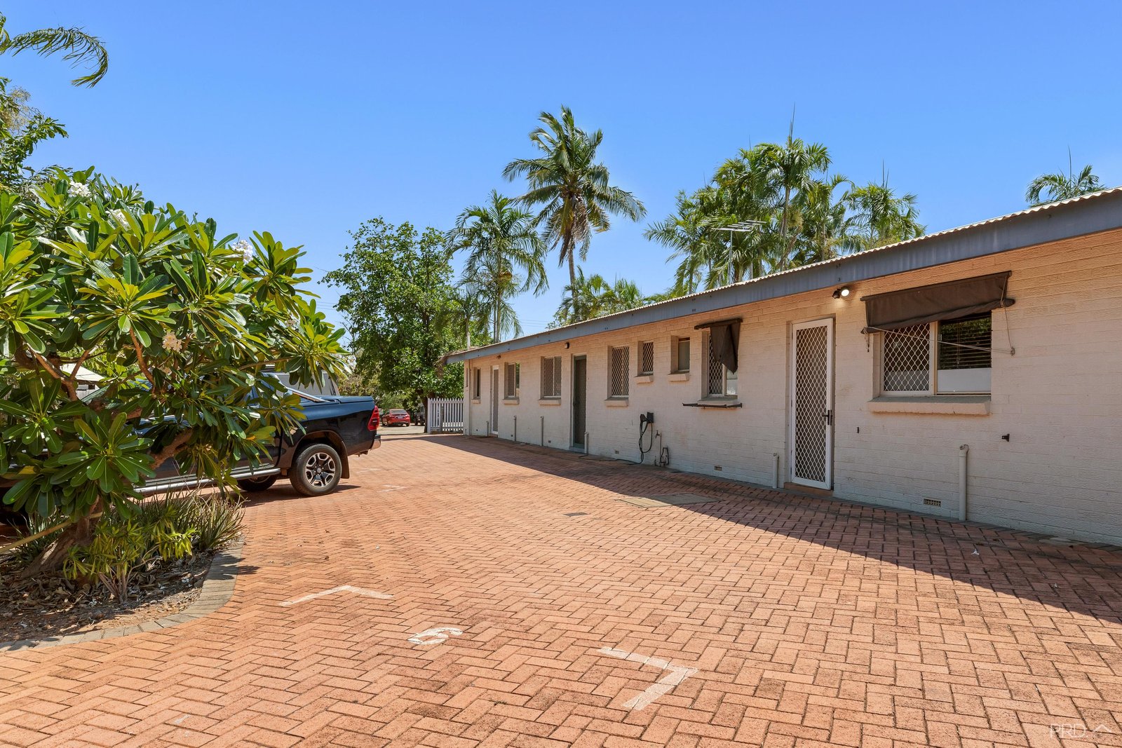 8/14 Louis Street BROOME 13