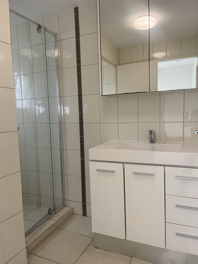 8/14 The Esplanade Burleigh Heads 4