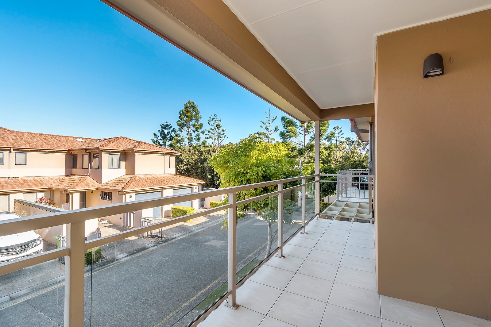 81/4 University Drive ROBINA 9