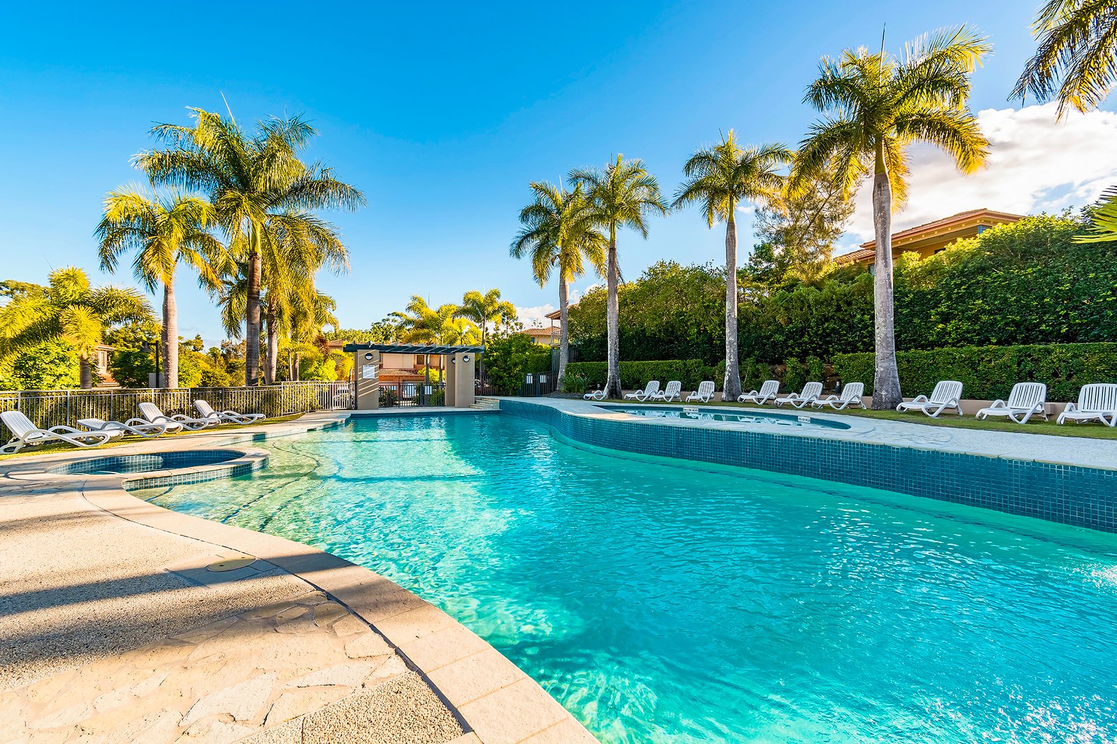 81/4 University Drive ROBINA 11