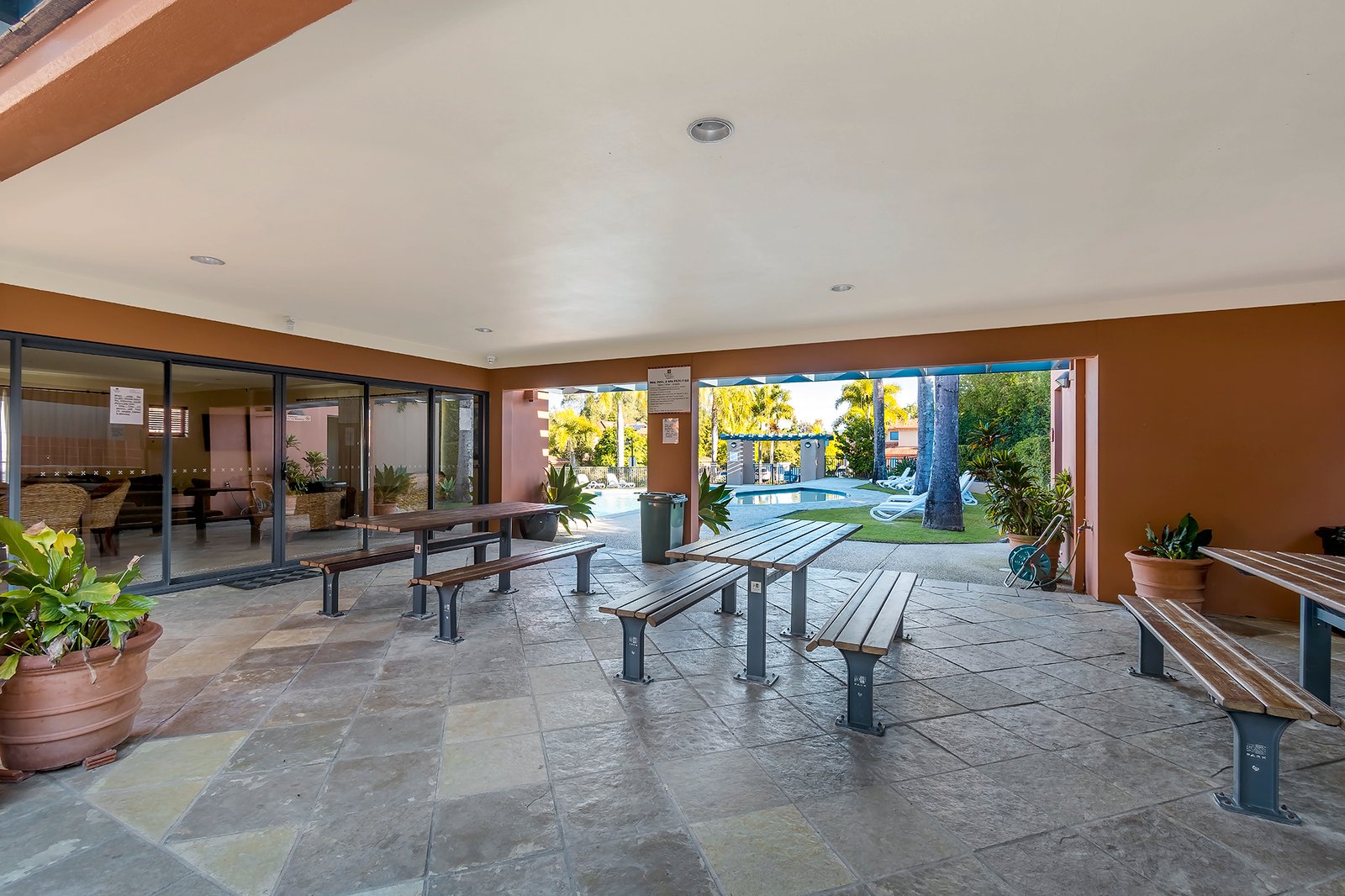 81/4 University Drive ROBINA 12