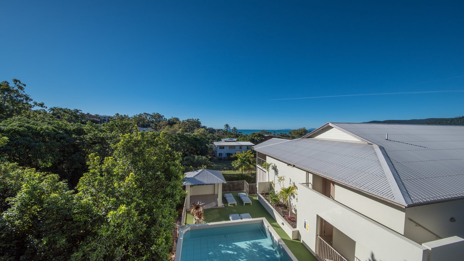 8/14 Waterson Way AIRLIE BEACH 1