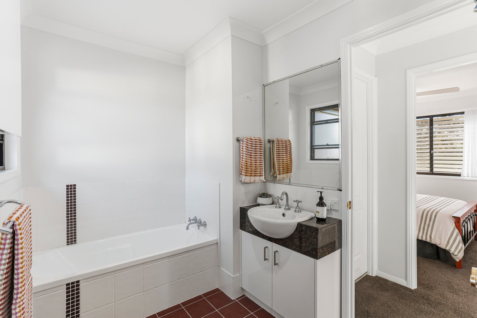 8/141 Cotlew Street ASHMORE 12