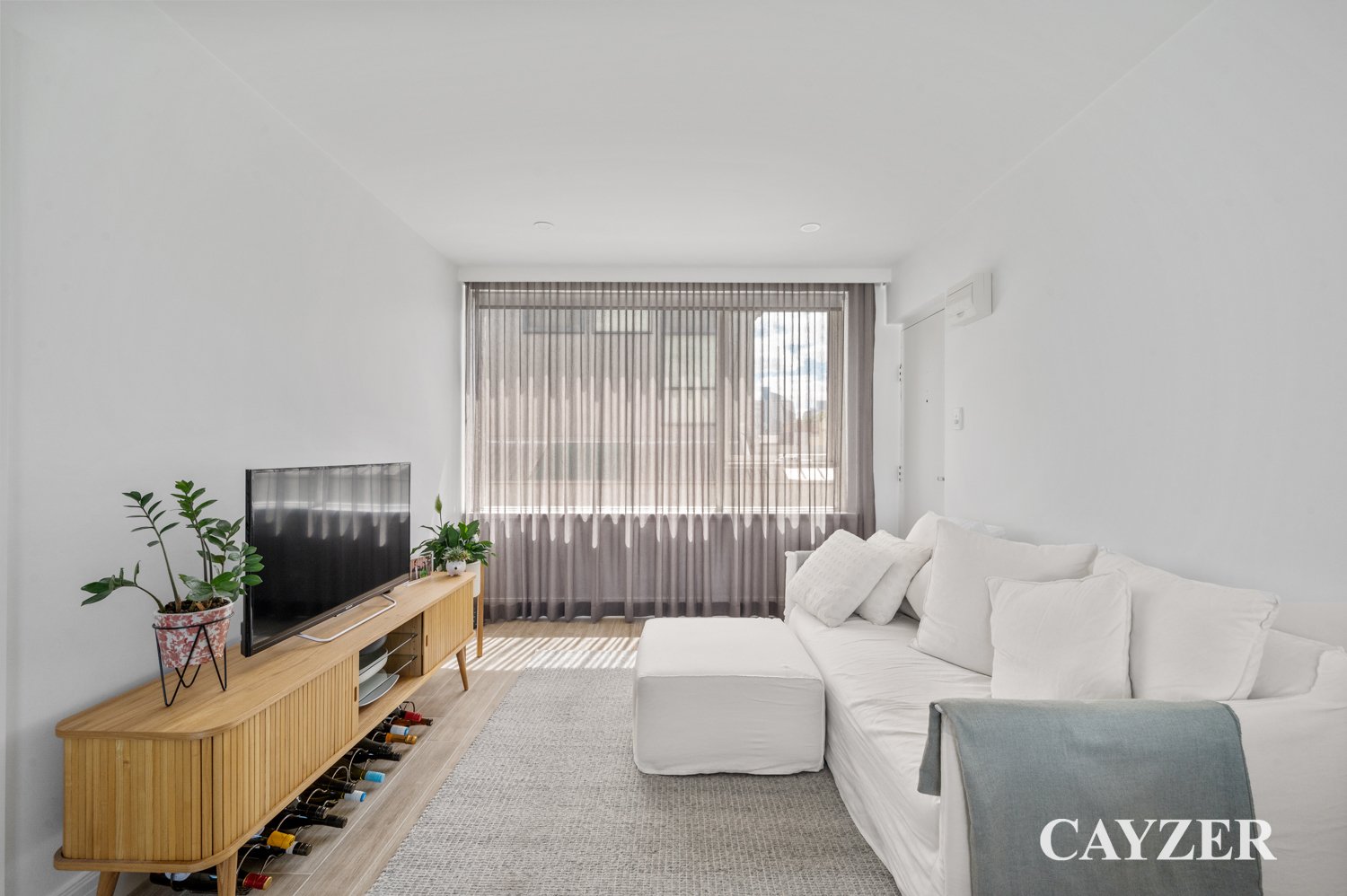 Gallery: 8/142 Clark Street