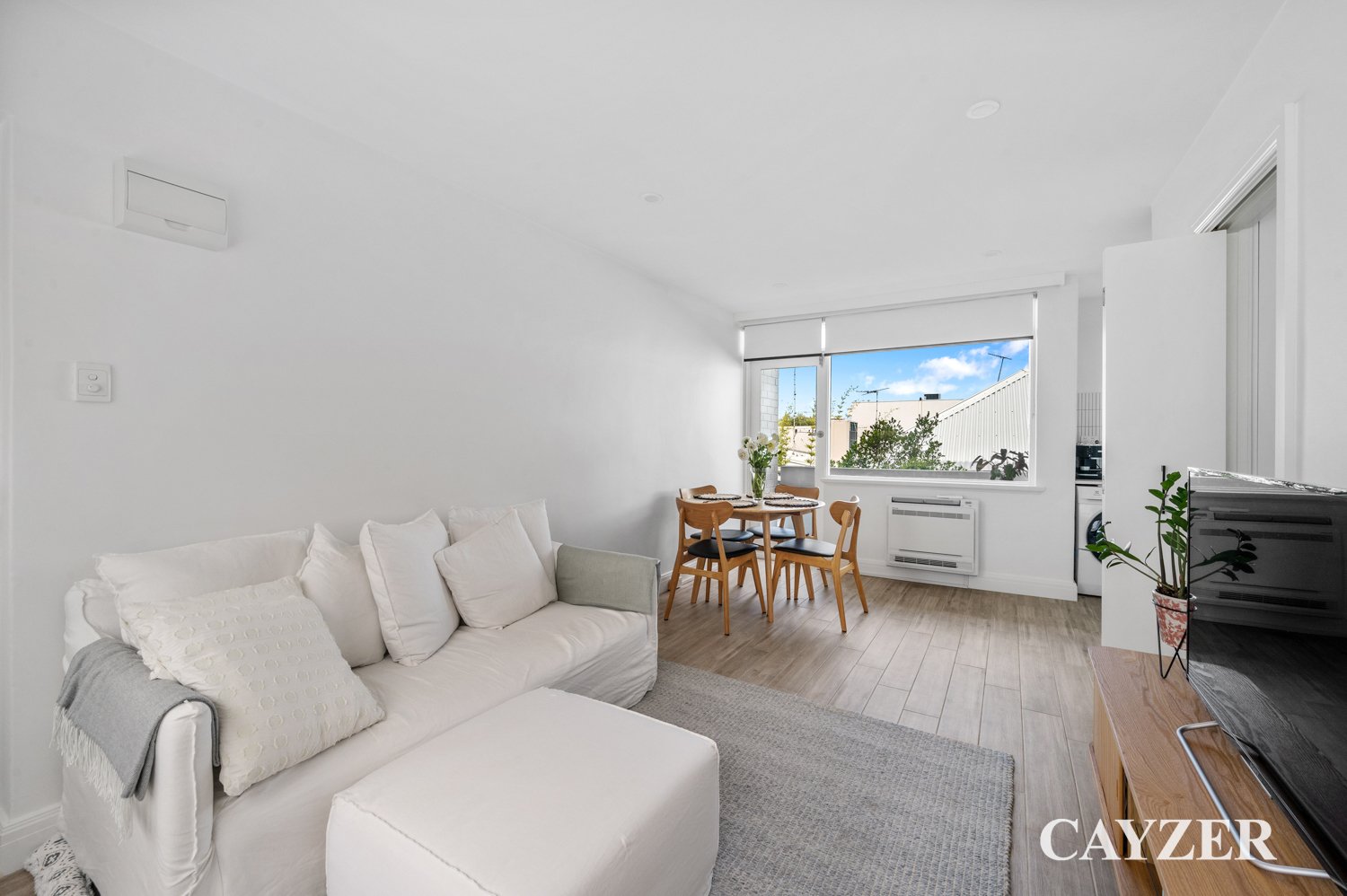 Gallery: 8/142 Clark Street