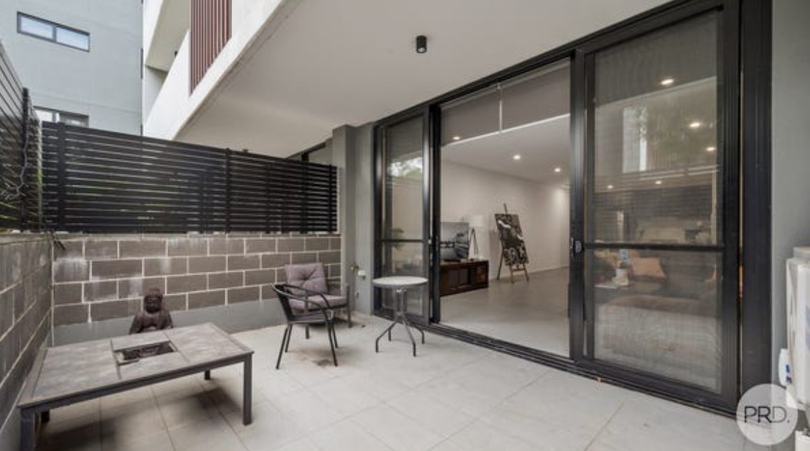 8/144 High St  Penrith 10