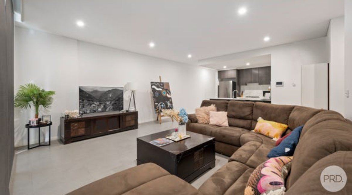 8/144 High St  Penrith 6