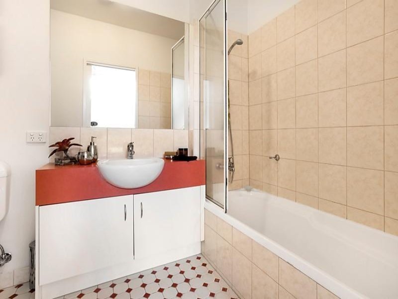 Gallery: 8/145 Ormond Road