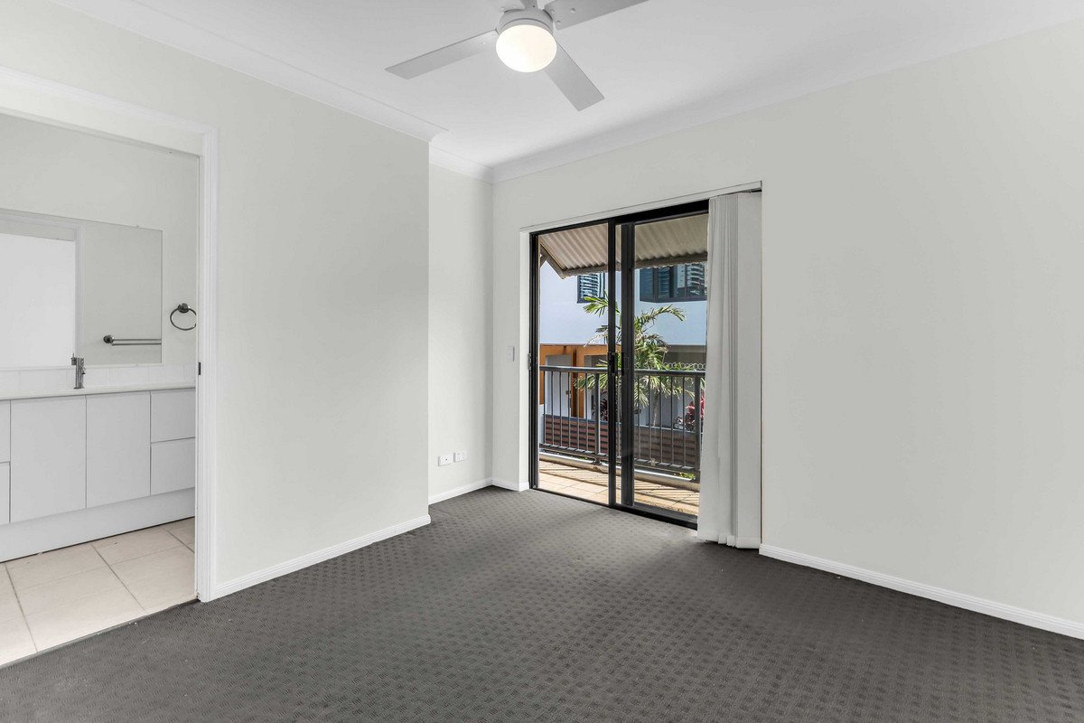 8/15 Britannia Avenue Broadbeach 7