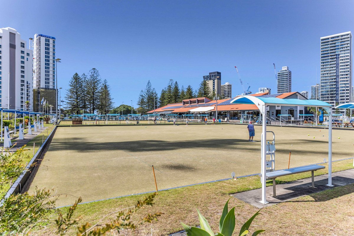 8/15 Britannia Avenue Broadbeach 12
