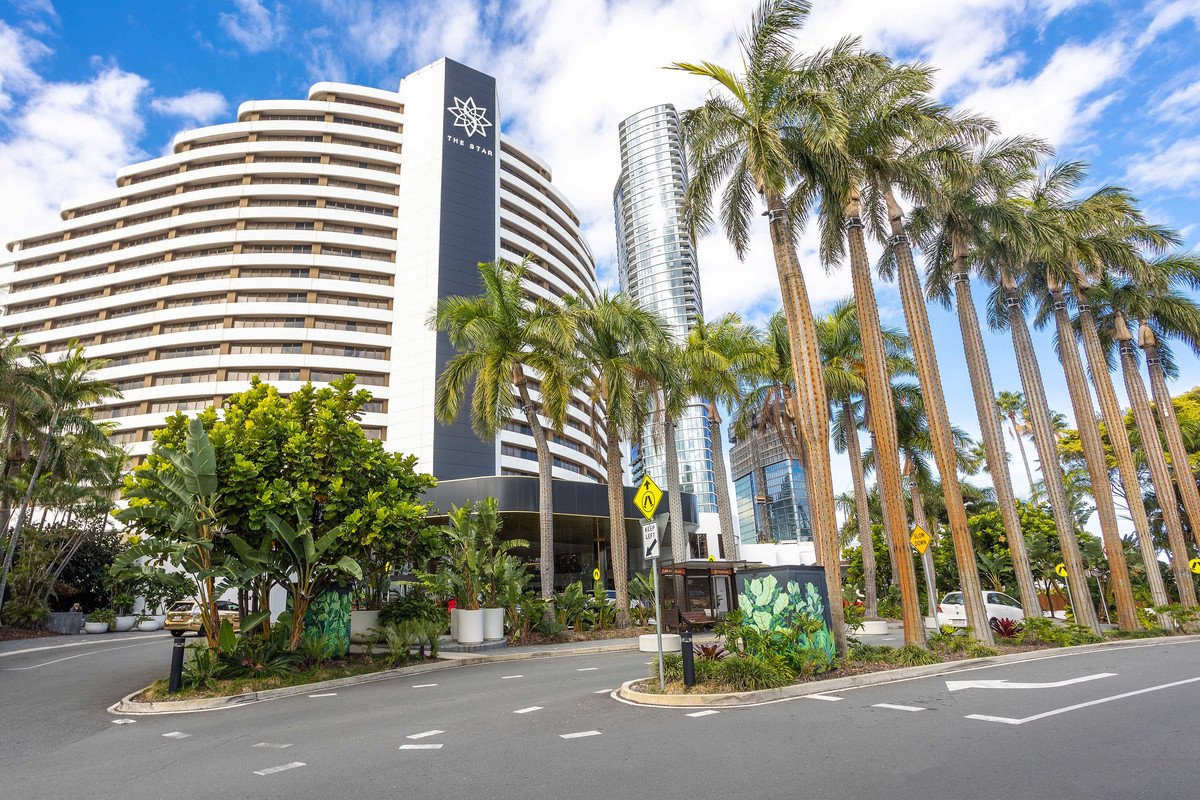 8/15 Britannia Avenue Broadbeach 24