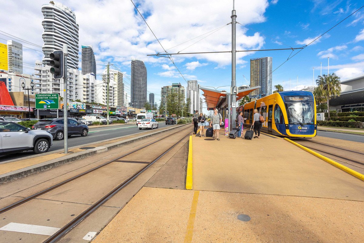 8/15 Britannia Avenue Broadbeach 26