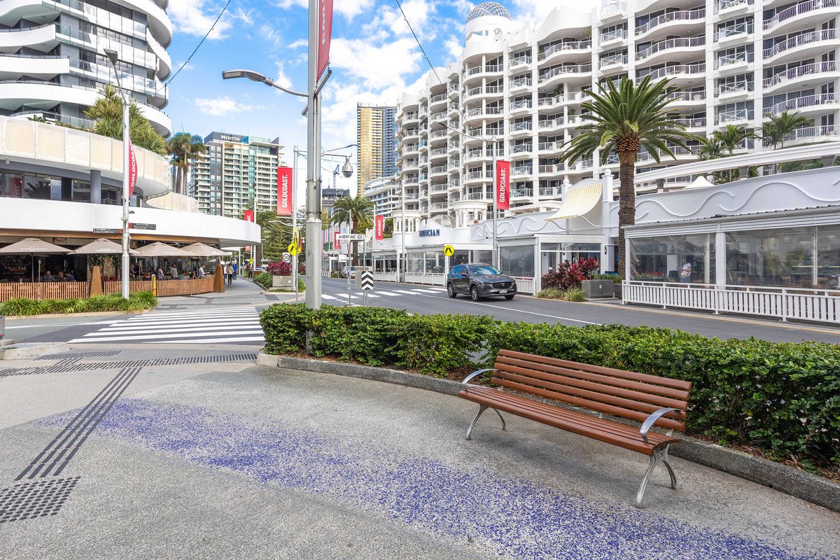 8/15 Britannia Avenue Broadbeach 27