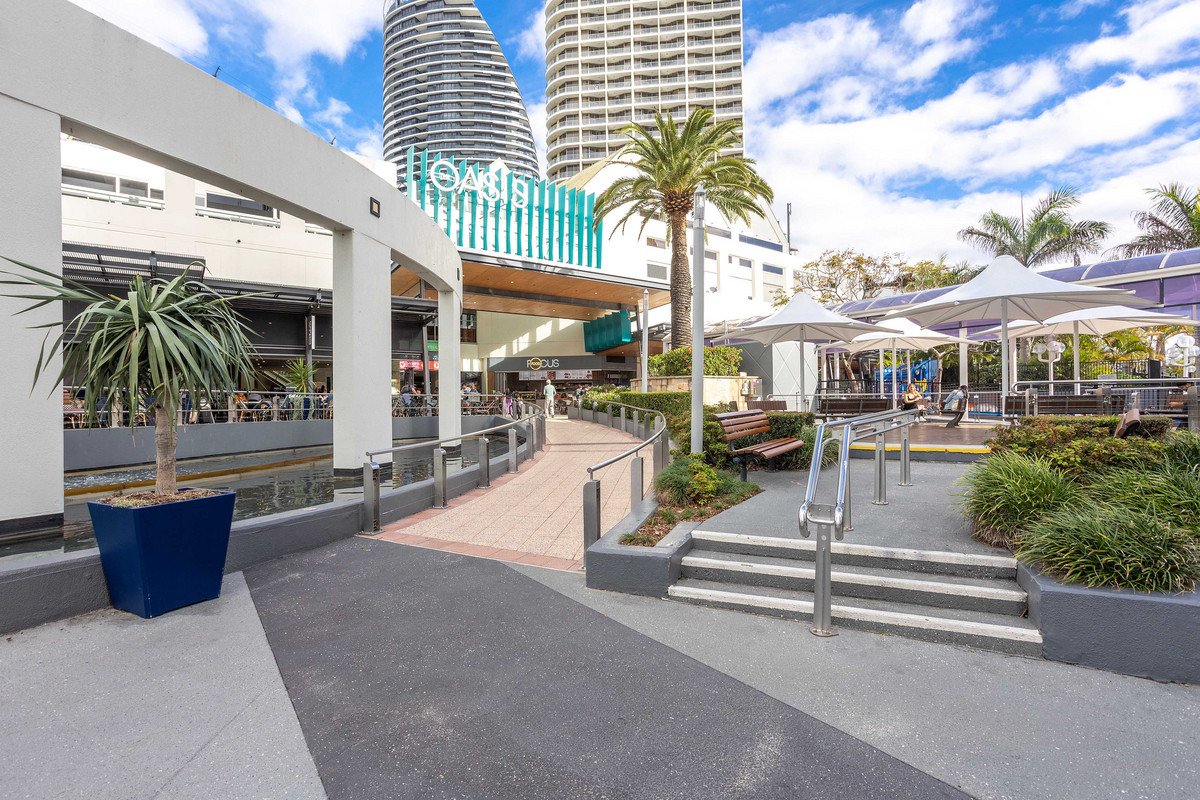 8/15 Britannia Avenue Broadbeach 29
