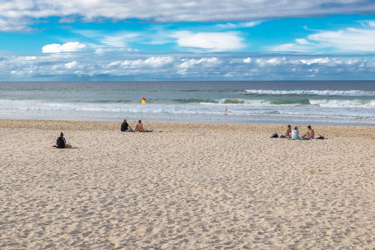 8/15 Britannia Avenue Broadbeach 35