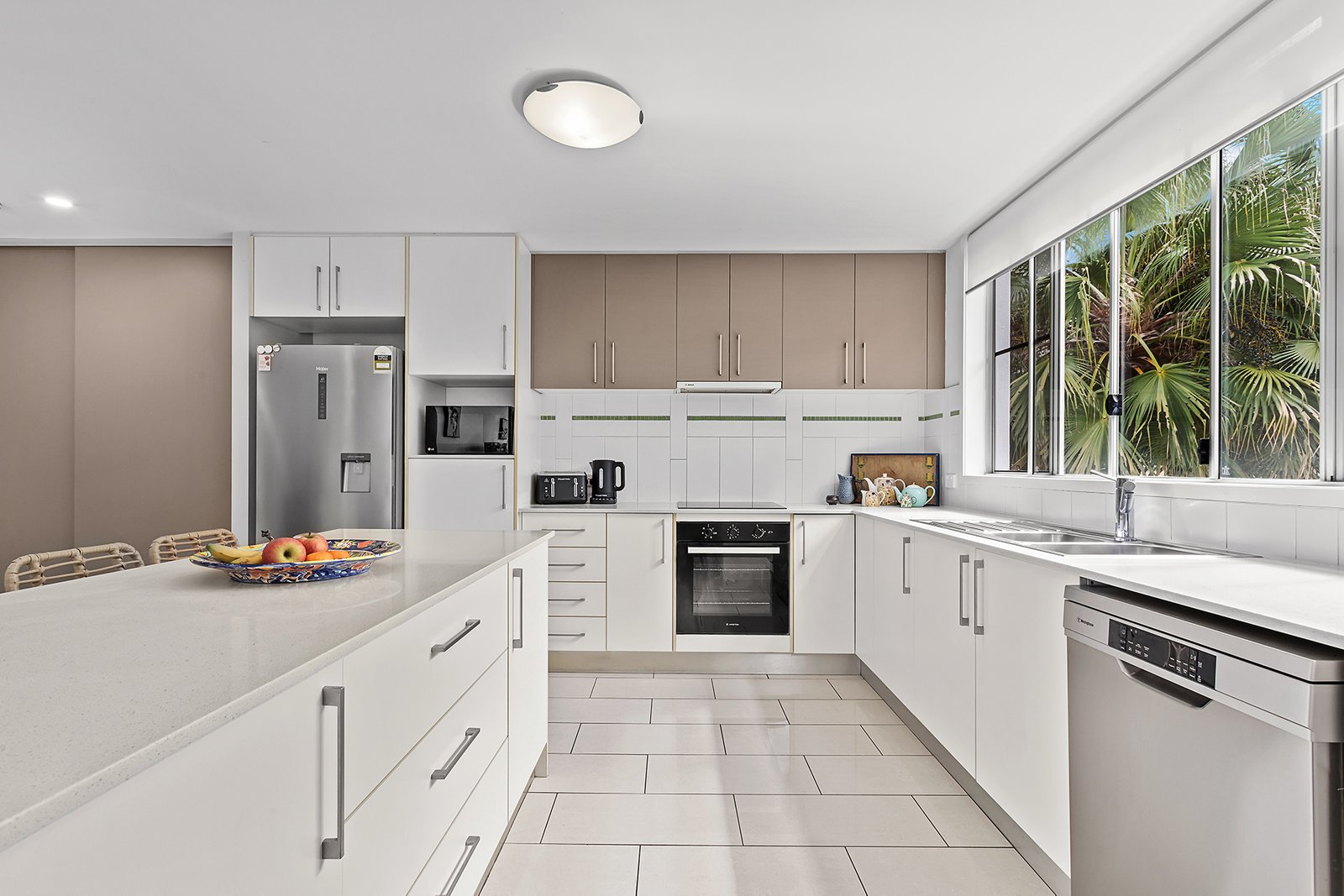 8/15 Flame Tree Court AIRLIE BEACH 11