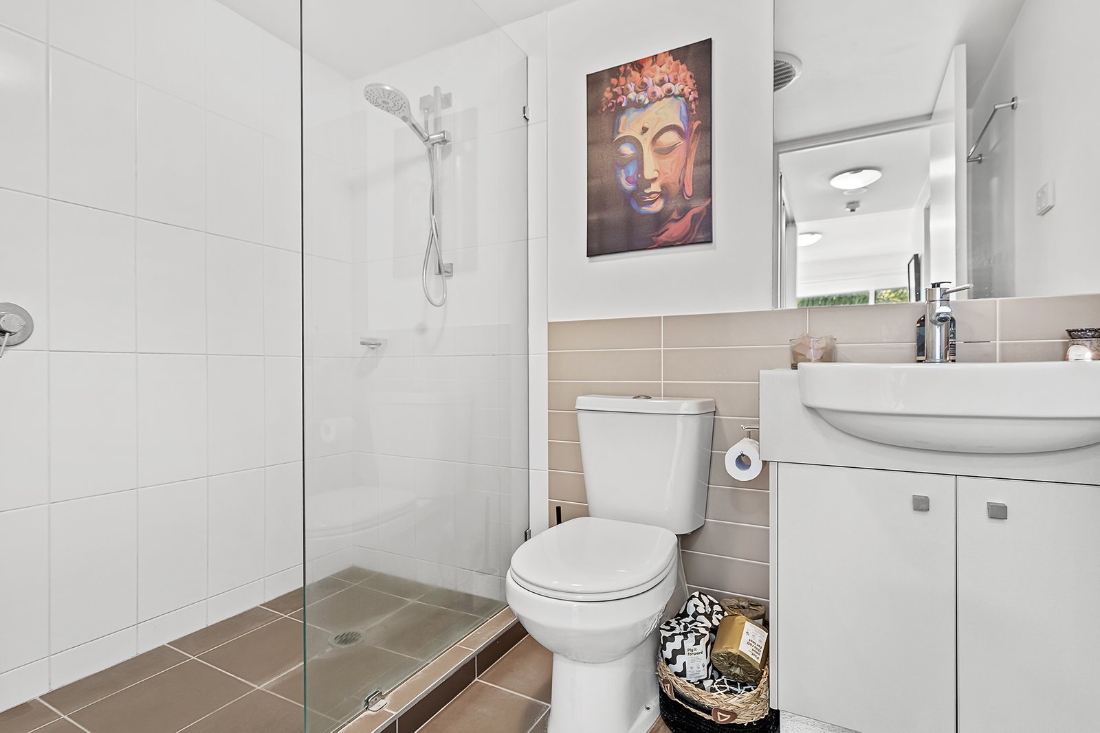 8/15 Flame Tree Court AIRLIE BEACH 16