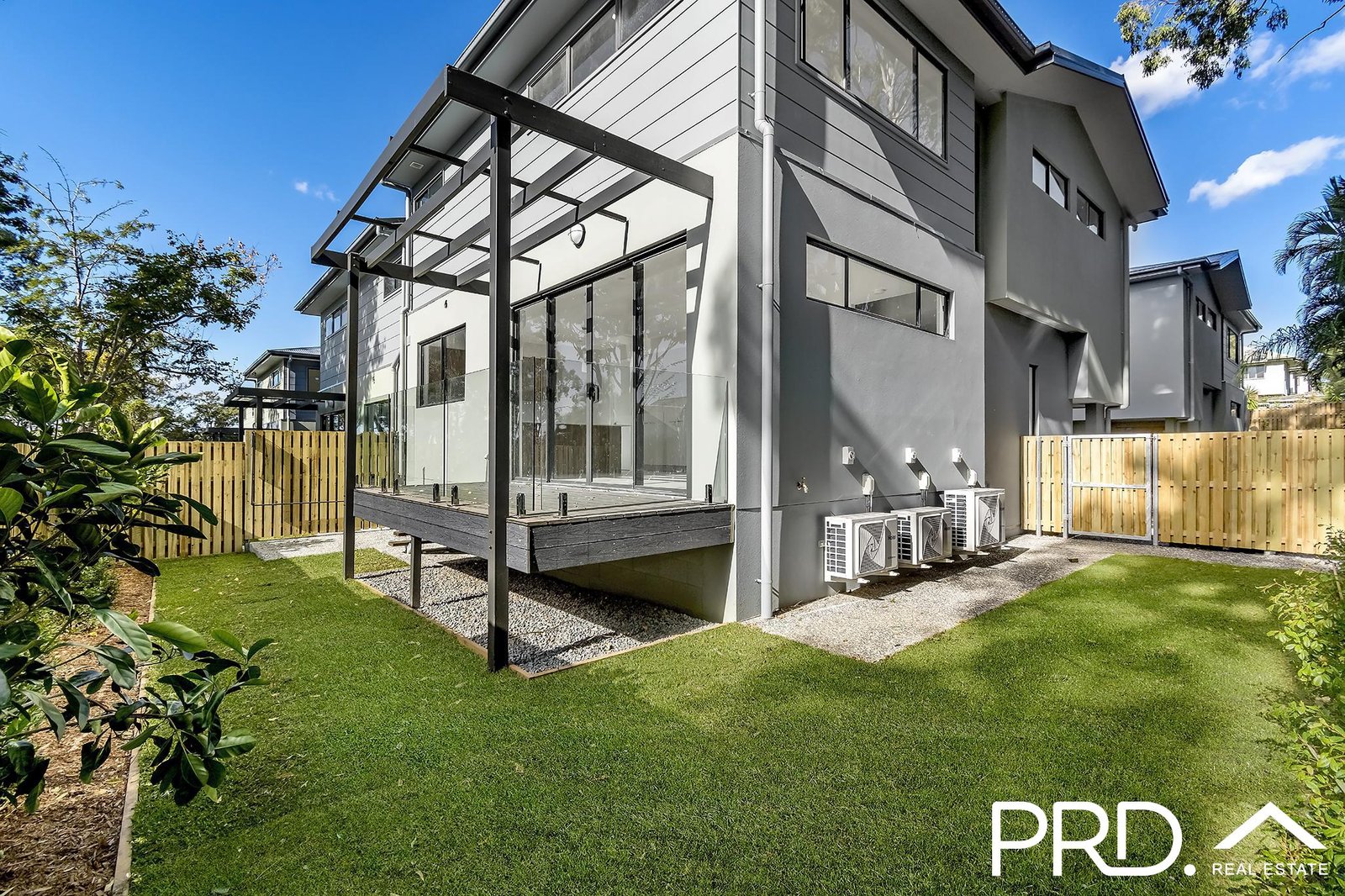 8/15 Robert Street MUDGEERABA 14