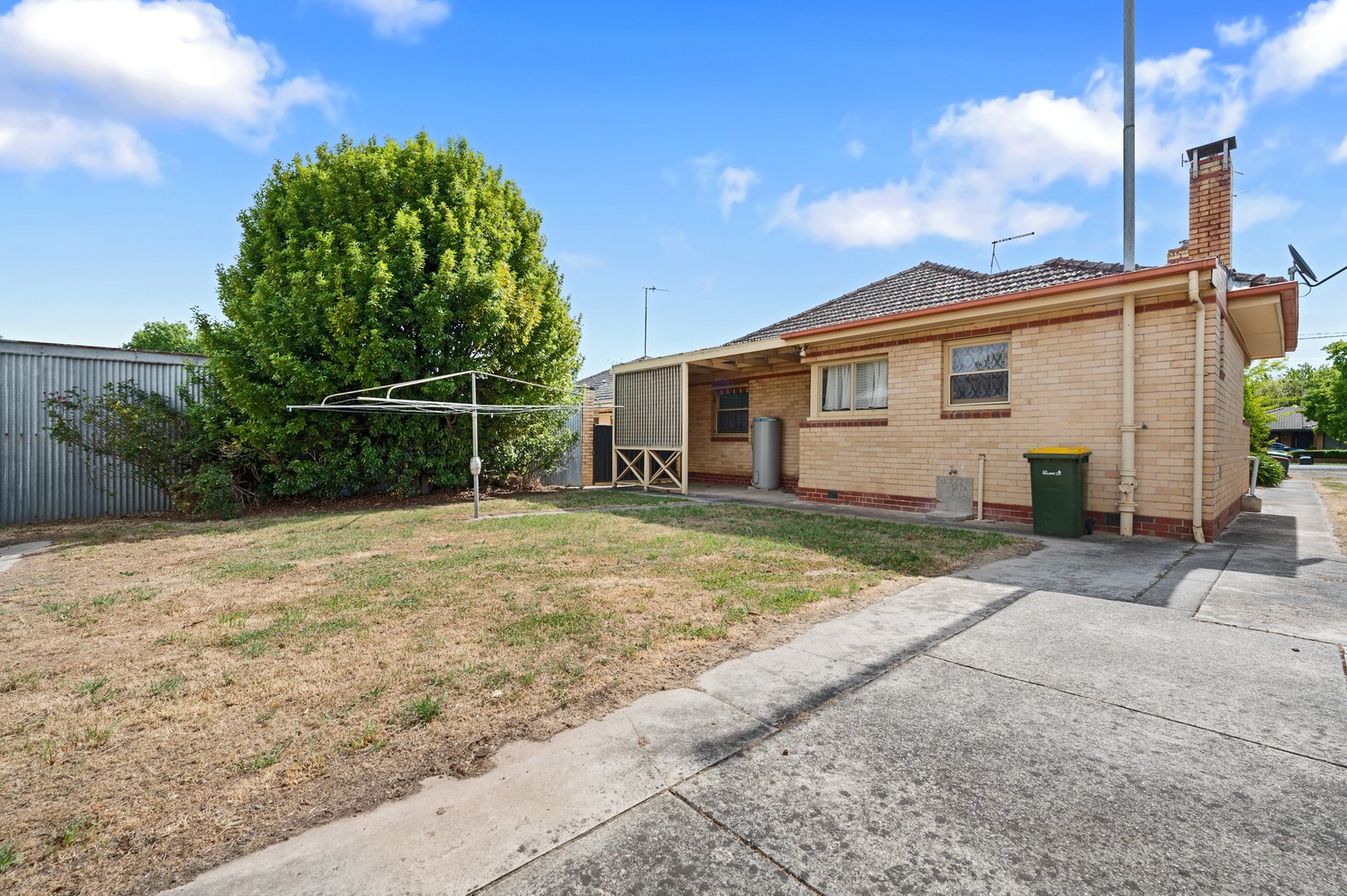 815 Talbot Street South REDAN 10