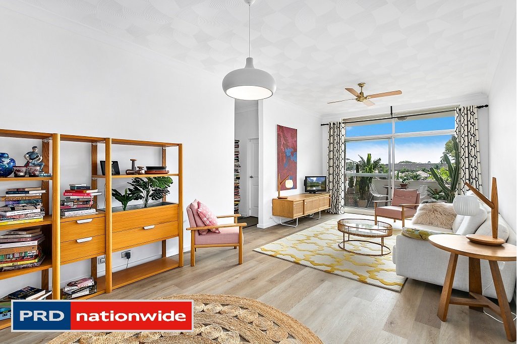 8/153-155 Russell Avenue DOLLS POINT 1