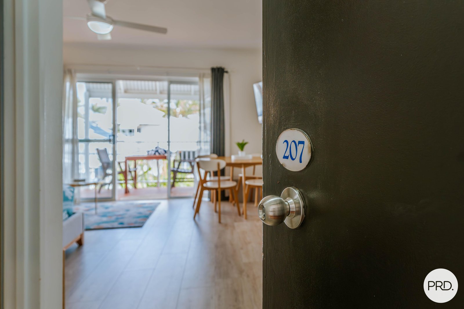 81/6 Beach Road DOLPHIN HEADS 10