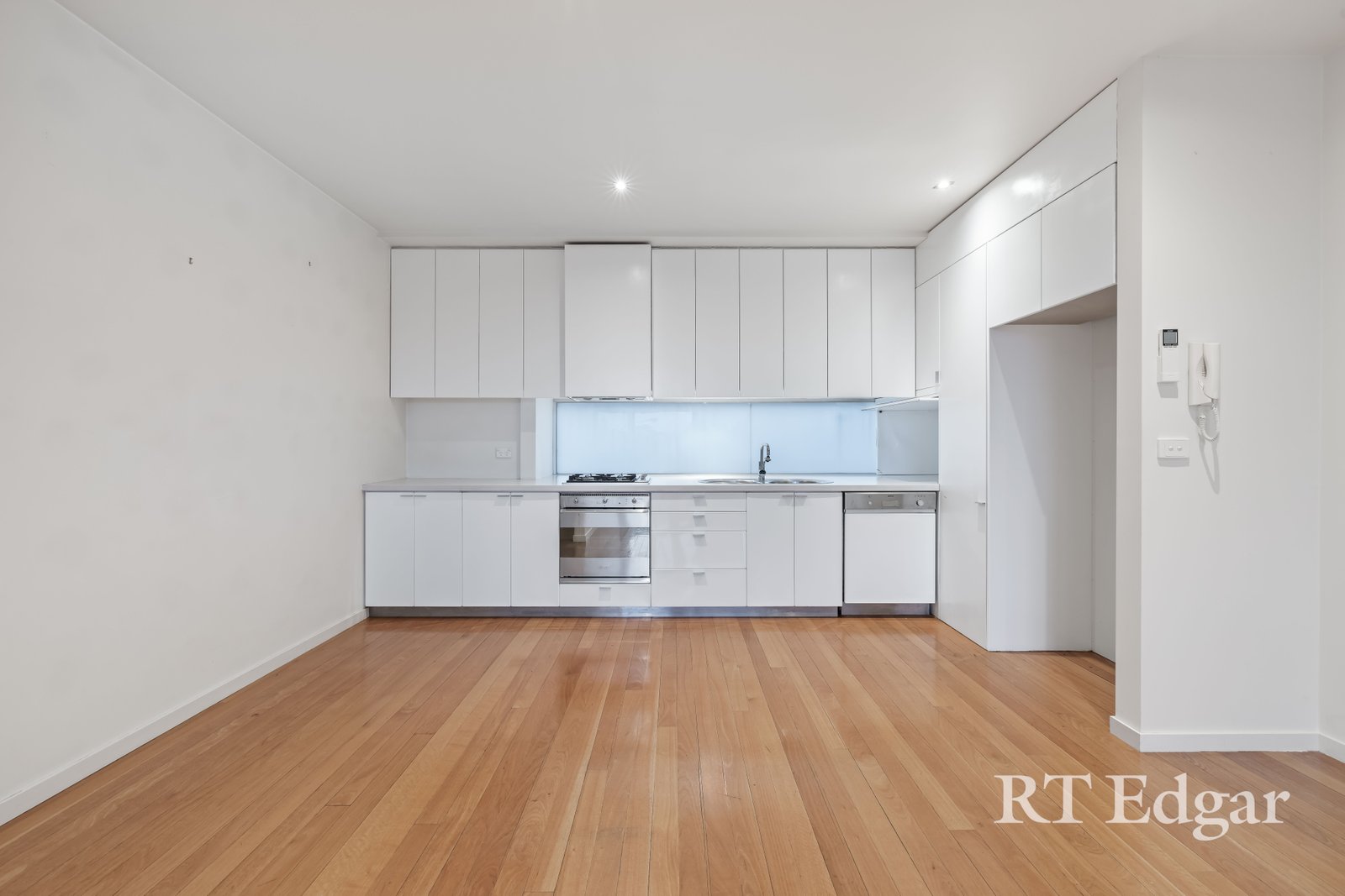 Real Estate and Property in 8/16 Taplin Street, Fitzroy North, VIC