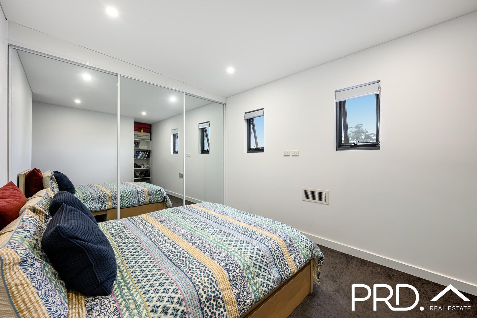 8/16 Thurlow Street RIVERWOOD 6