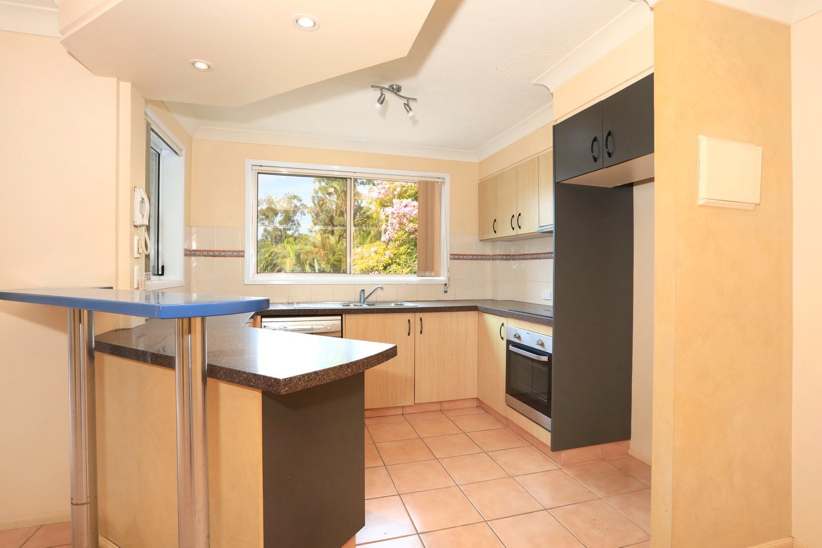 8/16 Whitby Street SOUTHPORT 5