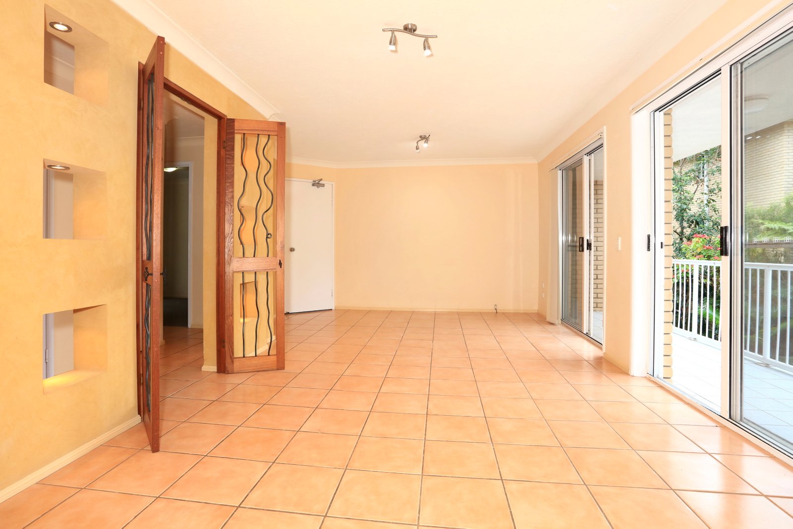 8/16 Whitby Street SOUTHPORT 6