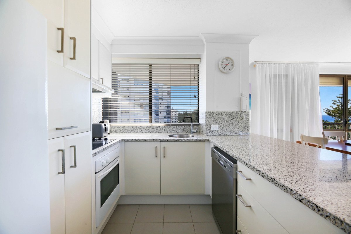 8/164 The Esplanade Burleigh Heads 13
