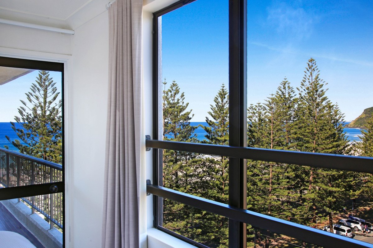 8/164 The Esplanade Burleigh Heads 15
