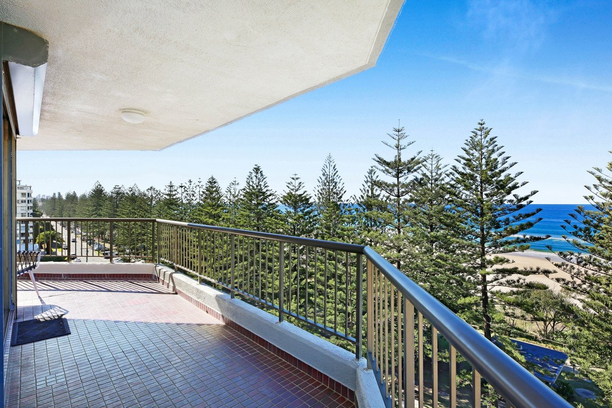 8/164 The Esplanade Burleigh Heads 19