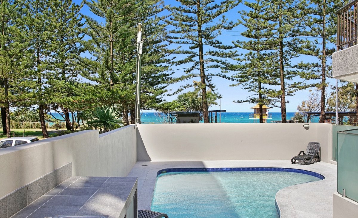 8/164 The Esplanade Burleigh Heads 27