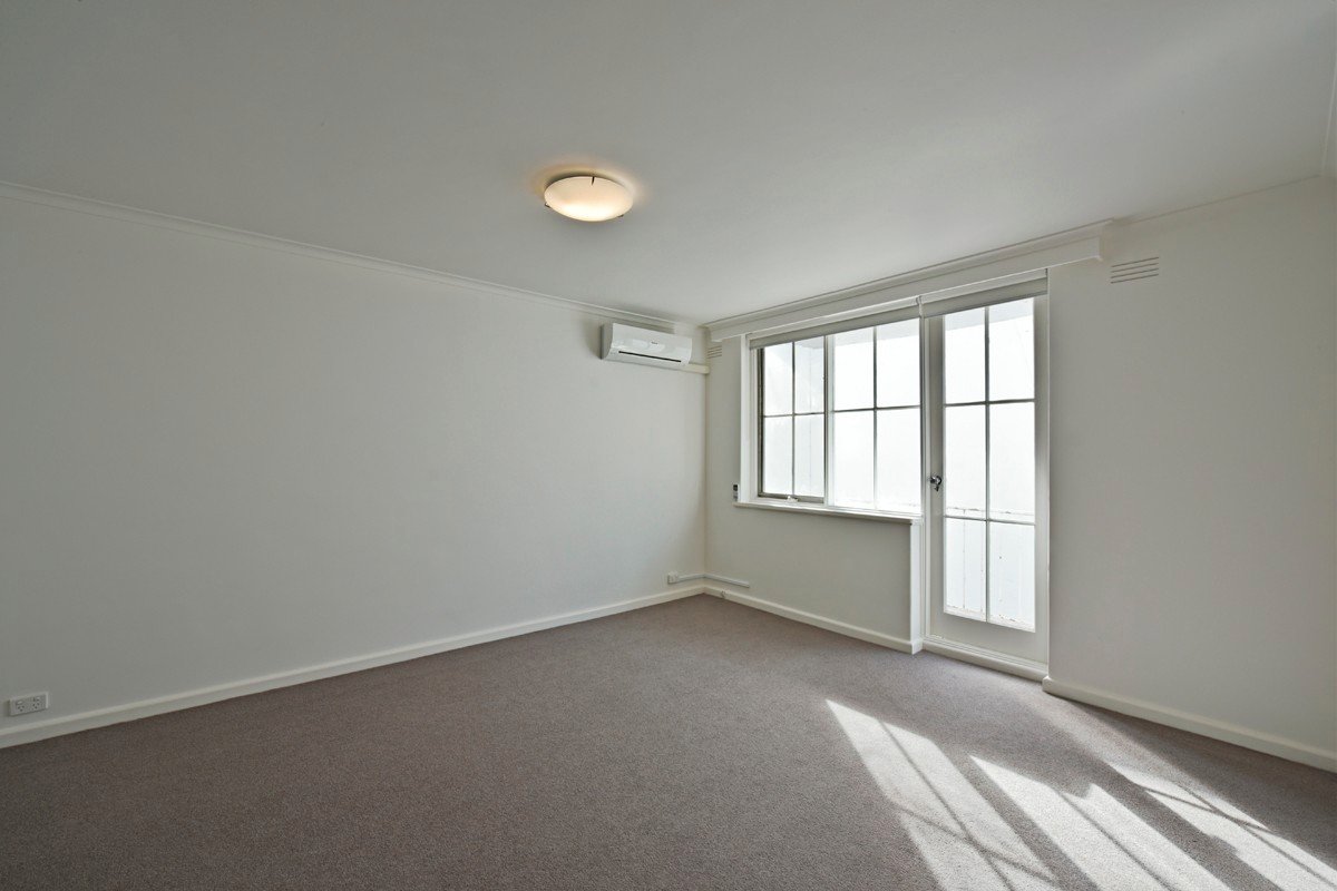 Gallery: 8/165 Hotham Street