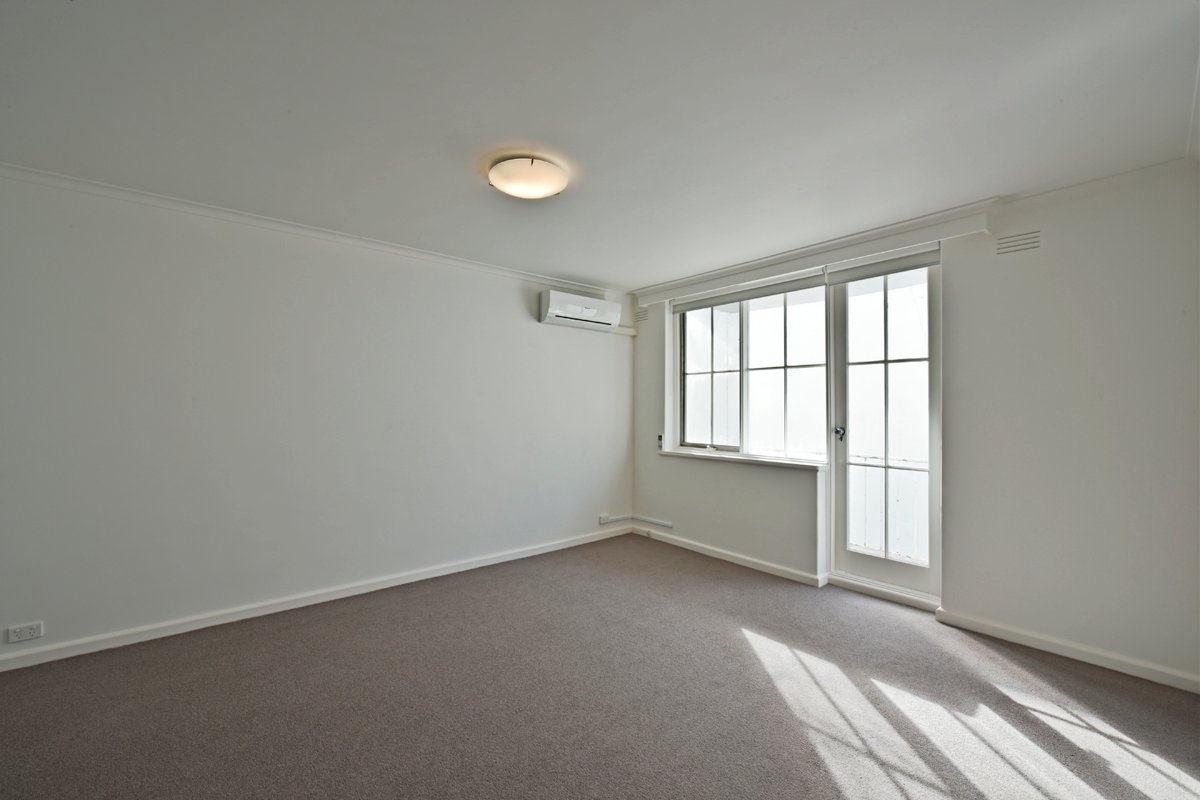 Gallery: 8/165 Hotham Street