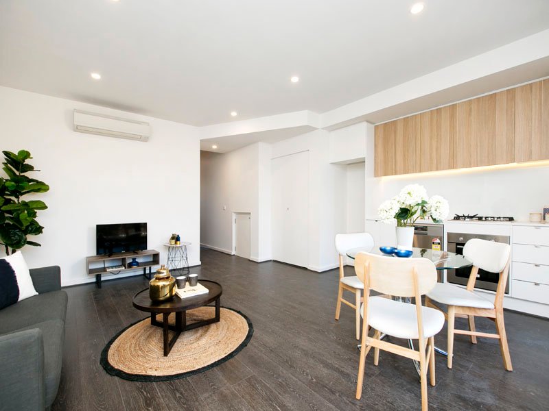 Gallery: 8/167 Beach Road
