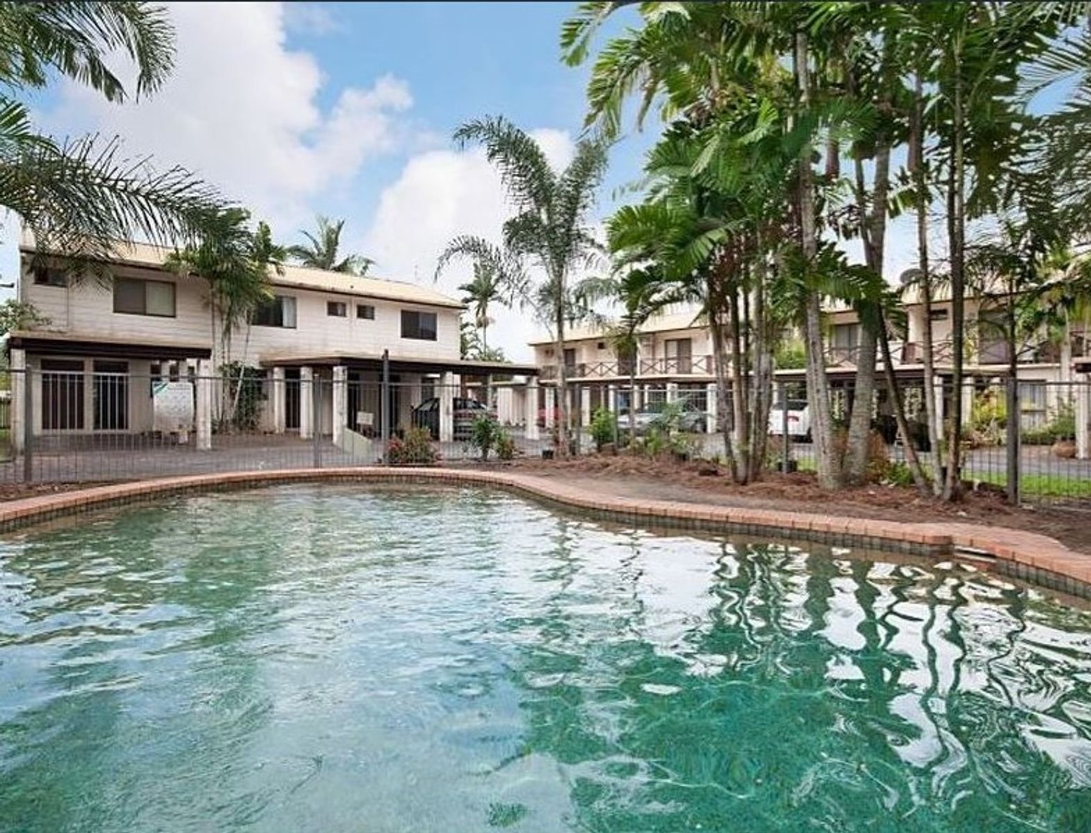 8/1719 Sandown Close, WOREE QLD 4868