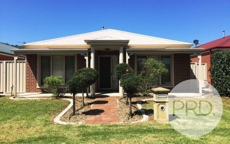 817 Centaur Road HAMILTON VALLEY 1