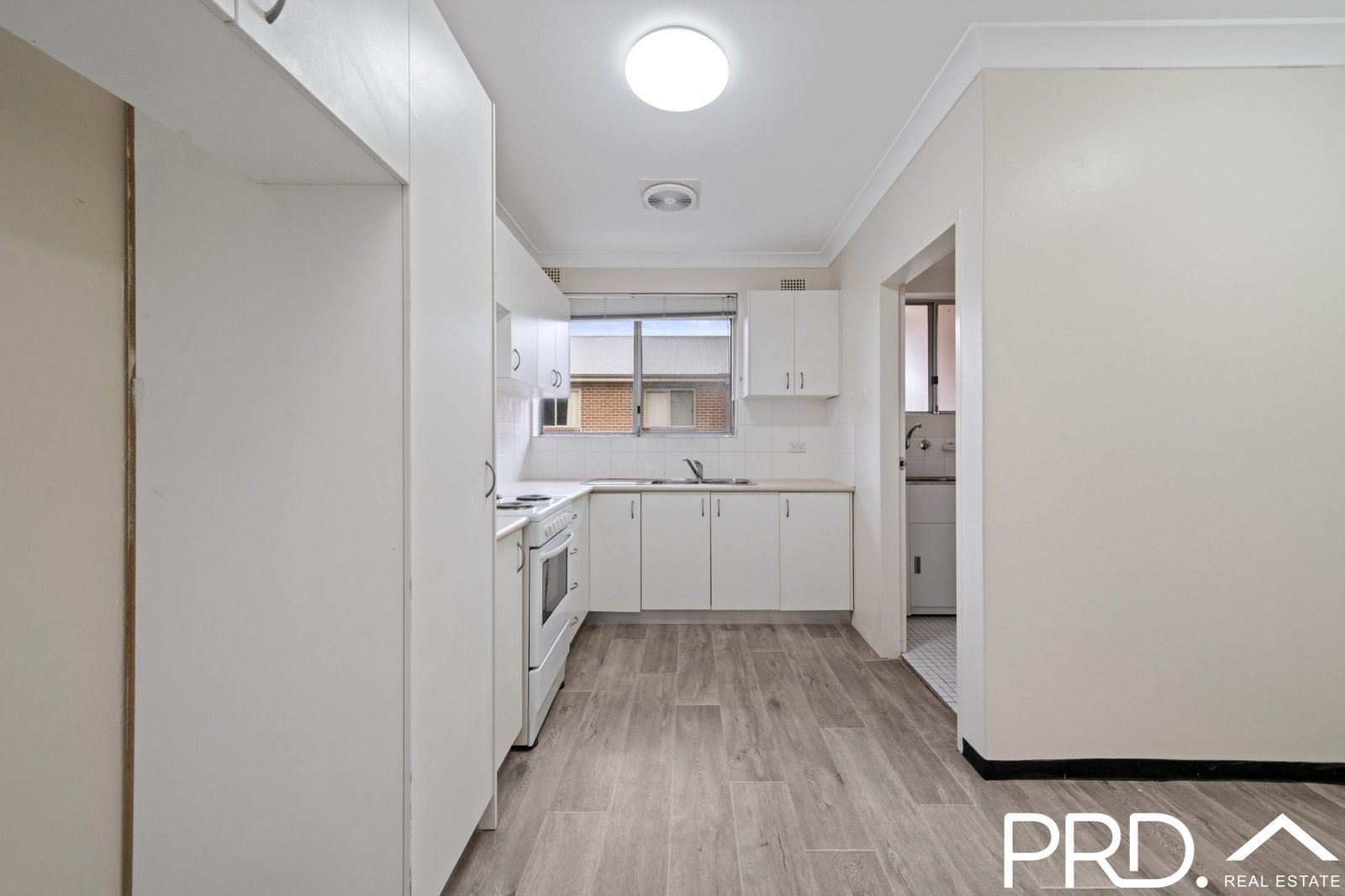 8/17 Martin Place MORTDALE 3