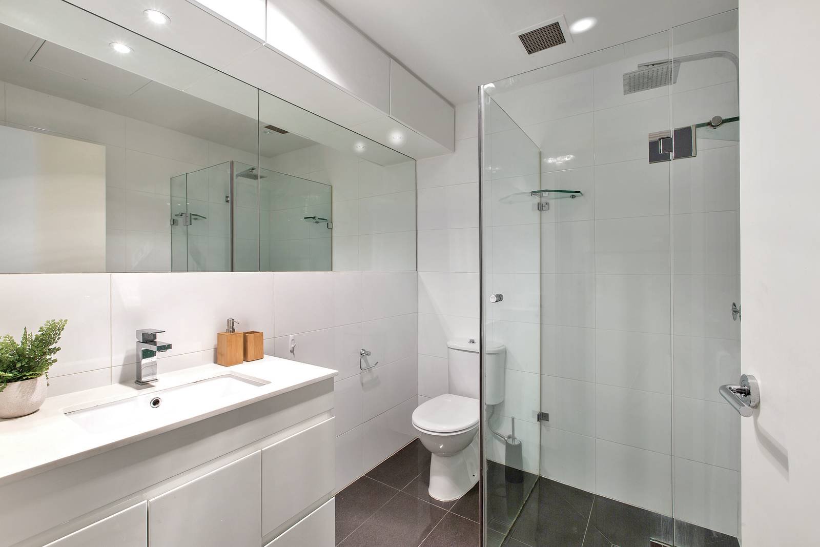 8/174 Esplanade East, Port Melbourne, VIC