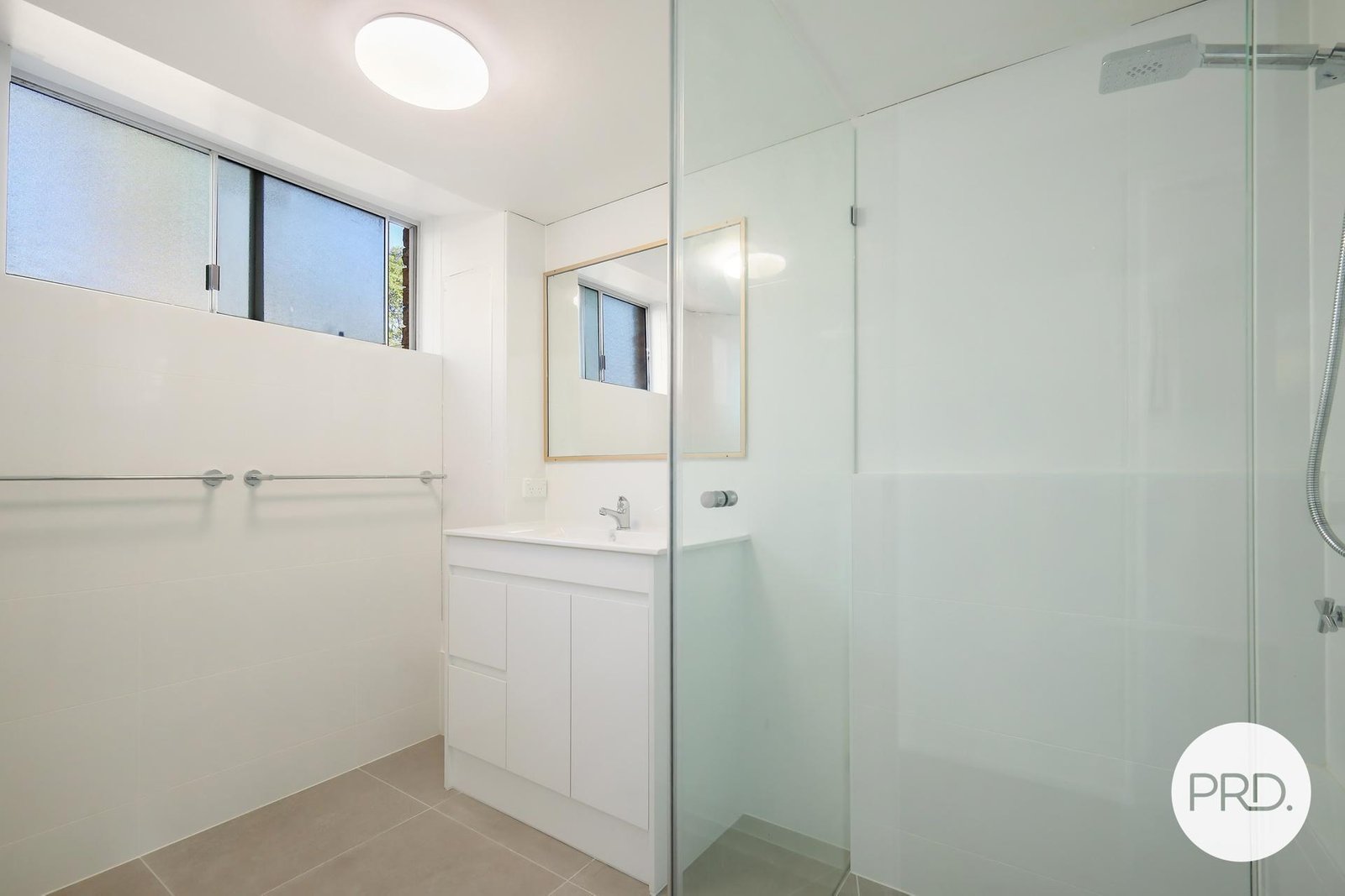 8/175 Muir Street LABRADOR 5